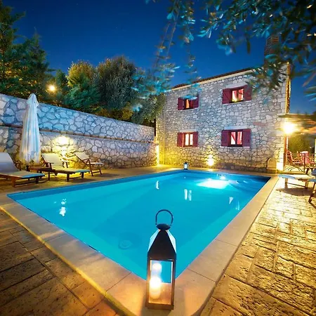 Pilikas Luxury Villa *