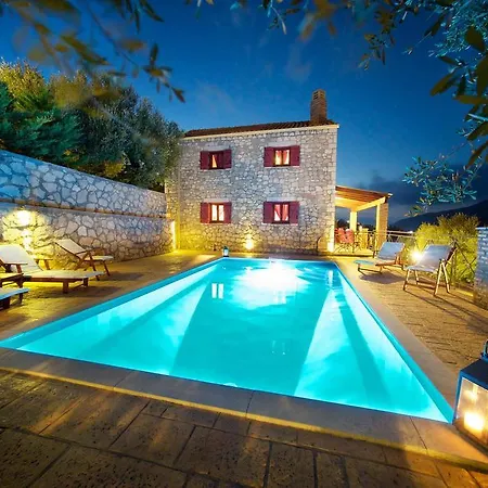 Pilikas Luxury Vilă