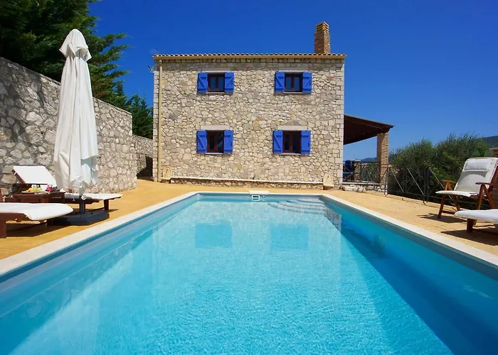 Pilikas Luxury Vila *