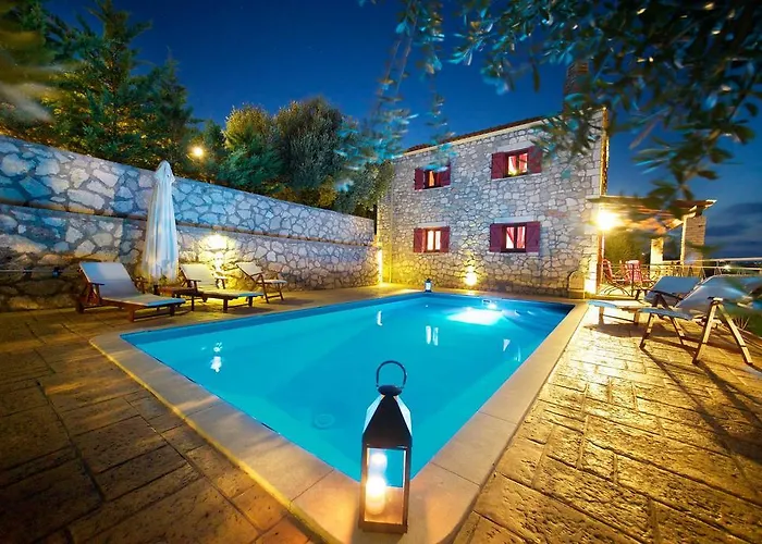 Pilikas Luxury Vila *